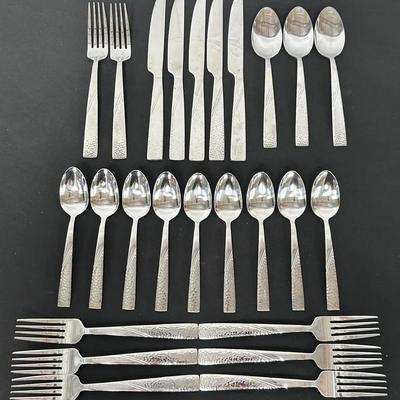 25-pc Set International Silver “Loring” Stainless Flatware