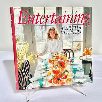 “Entertaining” By Martha Stewart Vintage Hardbound (1982)