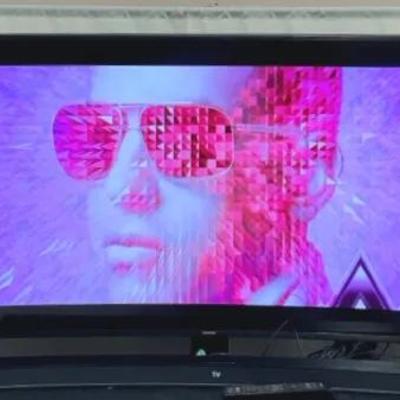 55” Samsung Smart Tv W/ Samsung Sound Bar