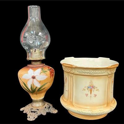 Antique White Flame Light  Co Milk Glass Oil Lamp & Crown Devon Fieldings Jardinière