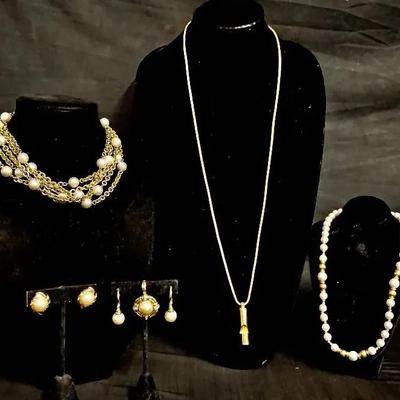 Vintage Costume Jewelry: Gold Tone & Faux Pearl