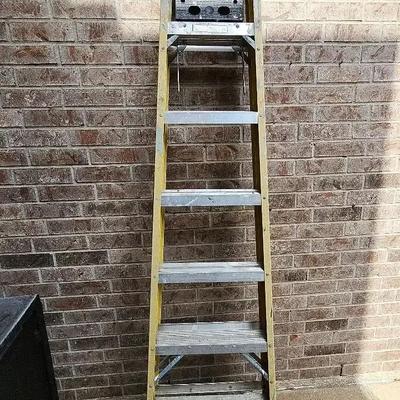 7 Foot Fiberglass ladder