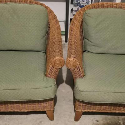 2 Elegant Wicker Chair Set