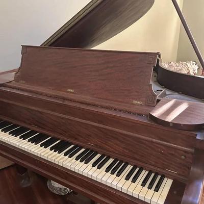 Baby Grand Piano 