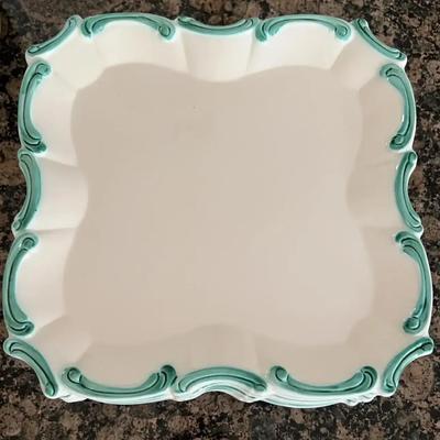 Two sets of kitchen glassware