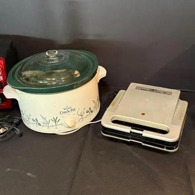 Rival Crockpot, Sallon  Waffle Maker, Cuisinart Hand Blender, New Electric Food Warmer. 
