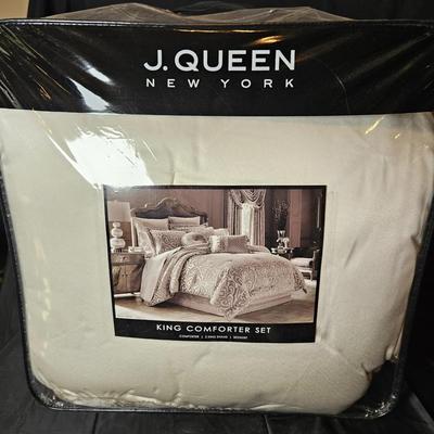 J Queen Comforter Set