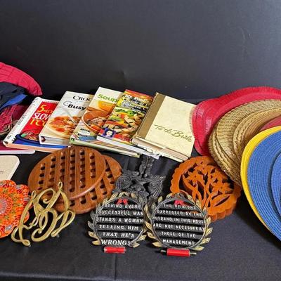 Cookbooks, Clothe Napkins, Placemats, & Trivets