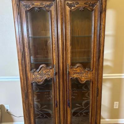 Very Nice China Cabinet/display Hutch with Glass Shelves. 