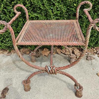 Iron Rope & Tassel Seat