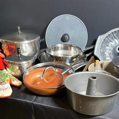 Mystery Lot Of Pans And Lids, Potholders