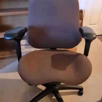 Comfy ErgoGenesis Office Chair