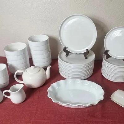 Stakk And Gibson Timeless Dish Set