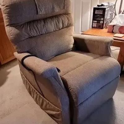 Lift Chair - Golden Industries 