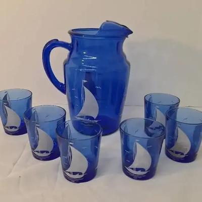 Vintage Hazel Atlas Beverage Pitcher with 6 Glasses 
