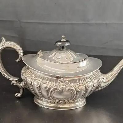 Vintage Silver-Plated Sheffield England Tea Pot