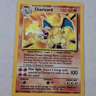 Vintage Pokémon Charizar Card 