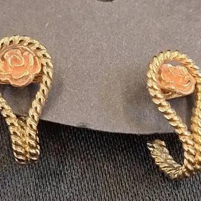 14K Pierced Earrings 2g