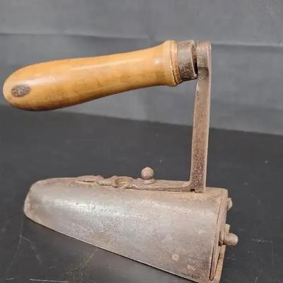 Antique Ox Tongue Cast Sad Iron with Wood Handle and Insert 