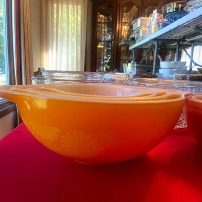 Vintage Pyrex "Daisy" Cinderella Mixing Bowl Set (#441-444)