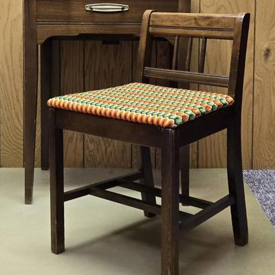 Sewing Table + Chair (B)