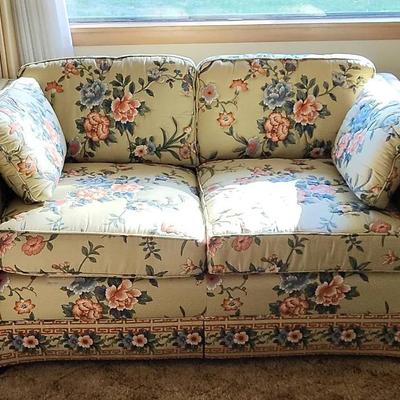 Perfection MFG. Co. Loveseat (LR)