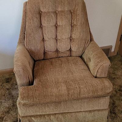 Vintage Kroehler Chair (LR)