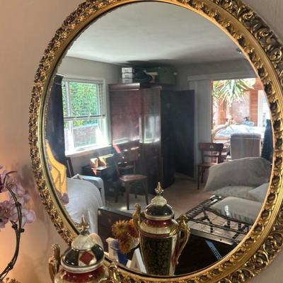 Gold frame - round wall mirror