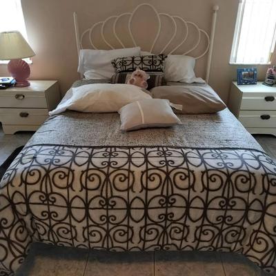 Queen-Sized Vintage Metal Bedframe, Mattress, Box Spring, & Bedding Set