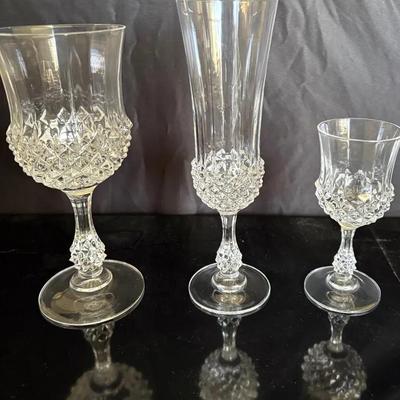 Elegant Glassware Collection – Wine, Champagne & Liqueur Sets