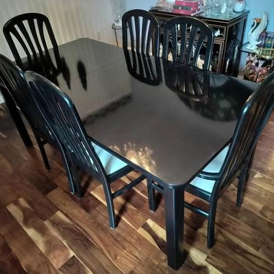 Broyhill Black & Gold Trim 6-Seater Dining Room Set