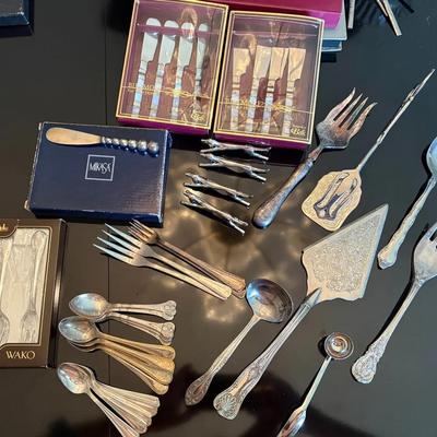 Mikasa, Oneida, Bangkok Arts & Crafts Flatware Assortment 