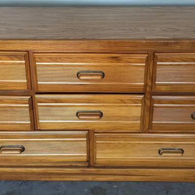 Golden Oak 8-Drawer Vintage Dresser – Solid Wood