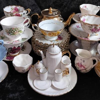 Vintage English Bone China Tea Cup & Saucer Collection – Royal Albert, Royal Vale, Coalport, & More