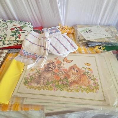 Table Clothes, Placemats, Oven Mit & Chip Clips