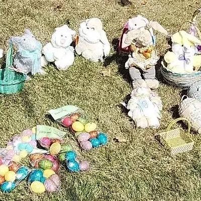 Easter Plushes, Baskets & Sparkly Eggs