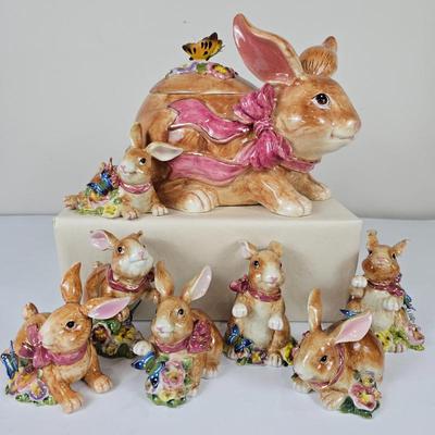 A Lot #B50 - Fitz and Floyd Blackberry Rabbit Canister and Lid Plus 7 Woodland Spring Bunnies