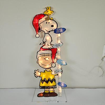S Lot #B42 - Peanuts Snoopy Lighted Sculpture Indoor Outdoor