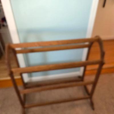 Sale Photo Thumbnail #28: Quilt rack