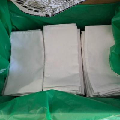 Sale Photo Thumbnail #79: Linens napkins