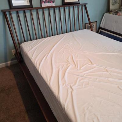 Queen size mid century bed 75.00