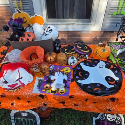 Sale Photo Thumbnail #10: Halloween items 