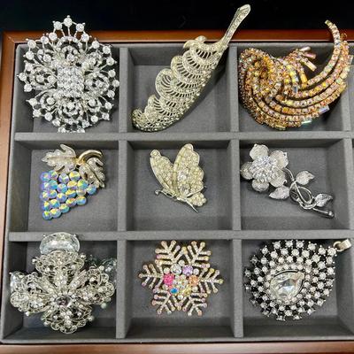 (9) Sparkling Rhinestone Brooches & Pendant Costume Jewelry