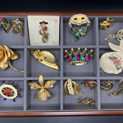 (17) Costume Jewelry Brooches ft. Mardi Gras & Golden Letter Initials