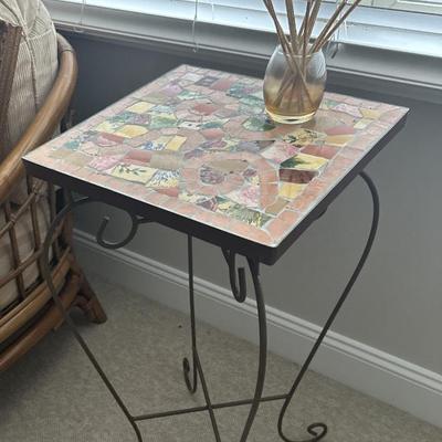 Sale Photo Thumbnail #122: cute little table