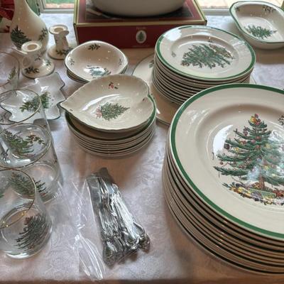 Sale Photo Thumbnail #168: You have everything here for a Christmas table 