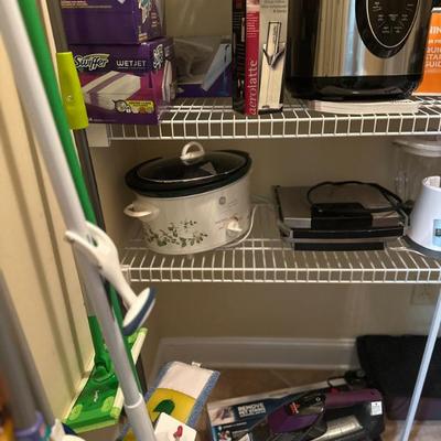 Sale Photo Thumbnail #20: Crockpot