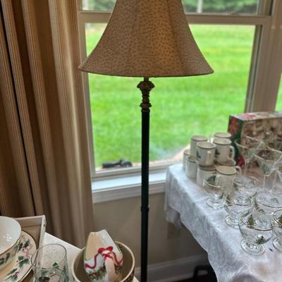 Sale Photo Thumbnail #205: Floor lamp is very nice