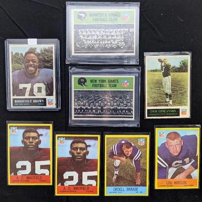 8 1965 & 1967 Philadelphia Football Cards
