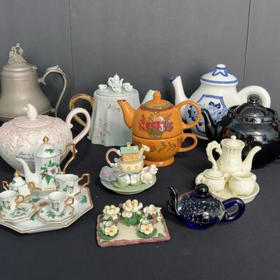 Tea Pots Collection #01